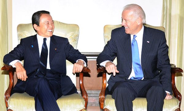 Wiceprezydent USA Joe Biden do Chin i Japonii: zmniejszcie napięcia ws. stref obrony powietrznej