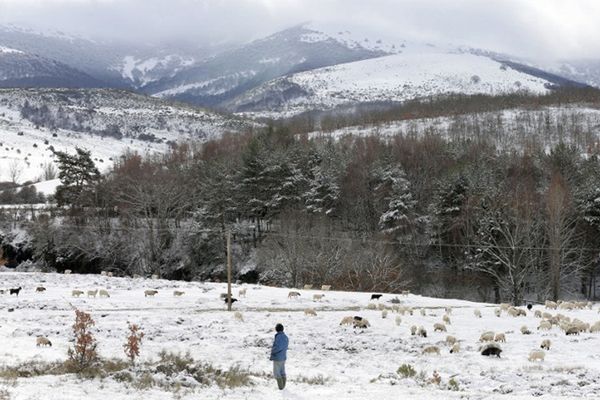 Pierwsza śnieżyca w hiszpańskich Pirenejach
