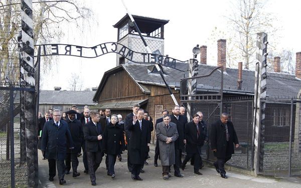 Sekretarz generalny ONZ Ban Ki Mun zwiedził były obóz Auschwitz