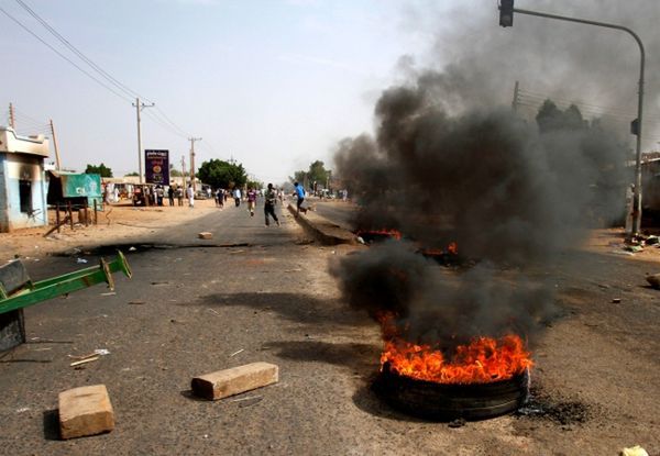 Gwałtowne protesty w Sudanie - czy wystąpienia zmiotą ze stołka Omara al-Baszira?