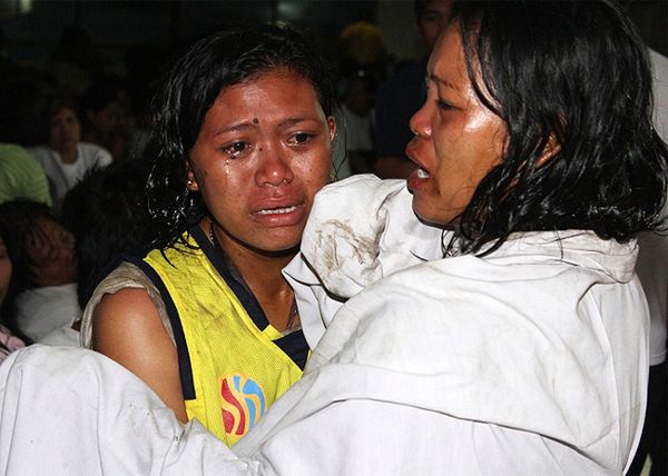 Katastrofa promu pasażerskiego na Filipinach