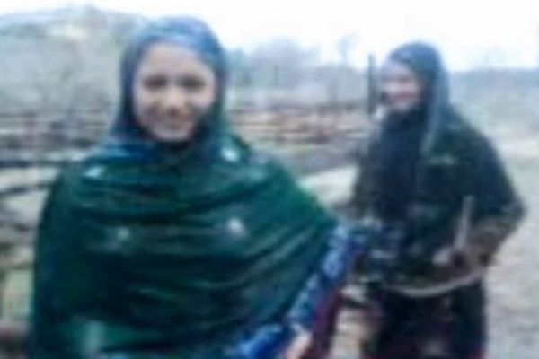 Pakistańczyk zabił własne siostry, bo nagrały jak tańczą w deszczu?