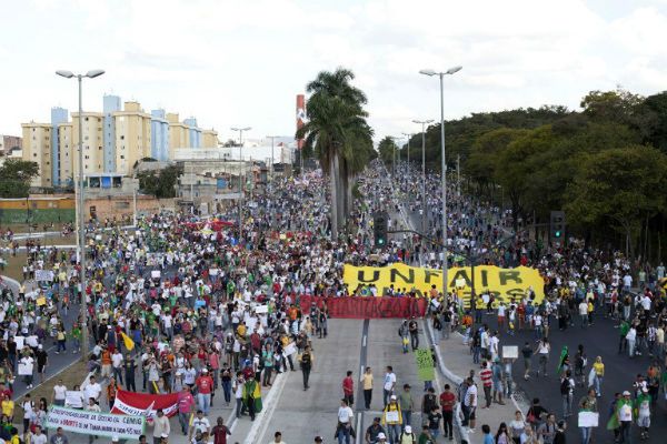 Brazylia: nie ustają uliczne protesty