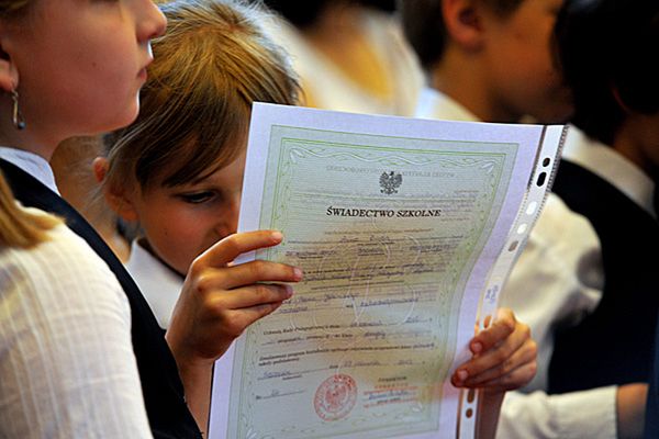 CBOS: ponad 60 proc. Polaków sprzeciwia się sześciolatkom w pierwszej klasie
