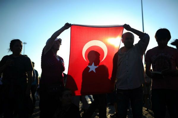 Znów tysiące demonstrantów na placu Taksim w Turcji