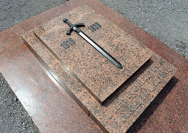 Postulaty usunięcia Szczerbca z Cmentarza Orląt we Lwowie