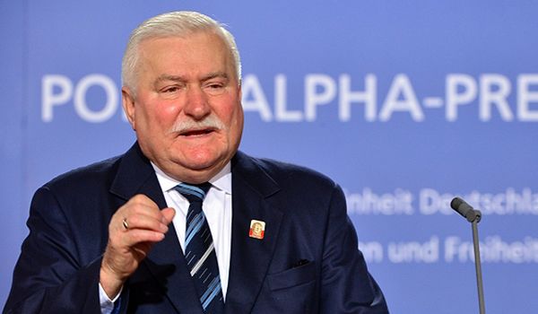 Lech Wałęsa odebrał niemiecką nagrodę Point Alpha