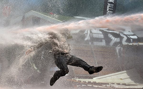 Starcia na placu Taksim w Stambule. "Gaz łzawiący lał się potokami"