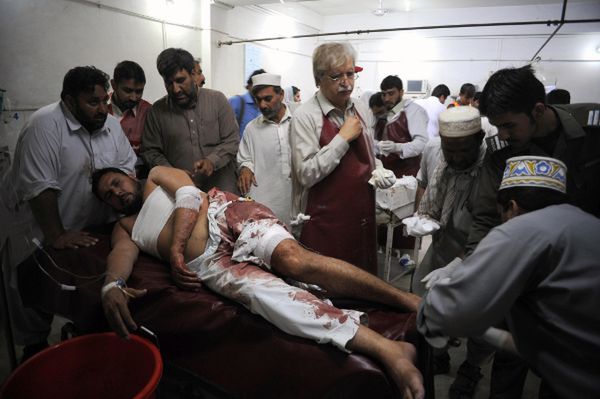 Pakistan: zamach samobójczy podczas pogrzebu, zginęło 20 osób