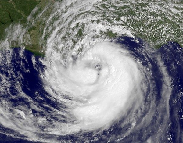 Meksyk szykuje się na atak tropikalnego sztormu Dolly