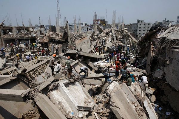 Już ponad 80 zabitych wskutek zawalenia się budynku w Bangladeszu