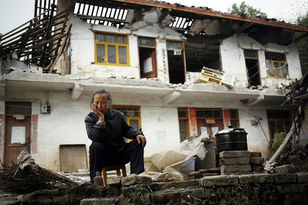 W Chinach ponad 200 zabitych i 11 tys. rannych po trzęsieniu ziemi