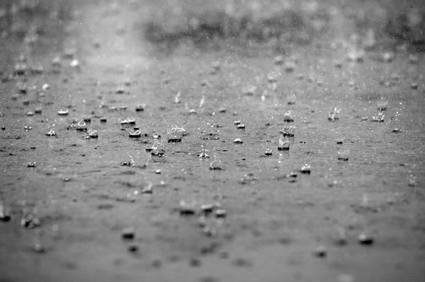 Obfite opady deszczu na Mazowszu. IMGW ostrzega przed podtopieniami
