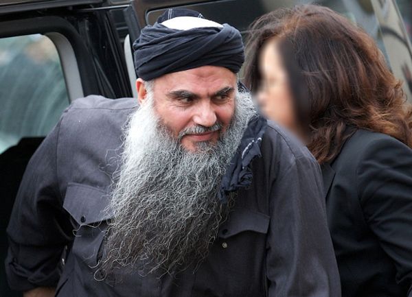 Wydalony z Wielkiej Brytanii Abu Katada oskarżony o terroryzm