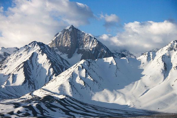 Polacy szturmują Sziszapangmę w Himalajach