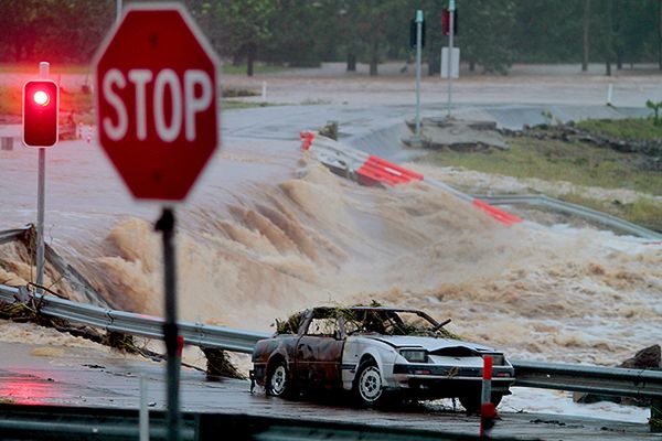 Wiele miejscowości w Australii zalanych wodą; trzy osoby nie żyją