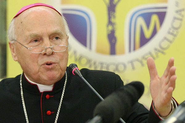 Arcybiskup-senior Tadeusz Gocłowski: Benedykt XVI kierował się miłością do Kościoła