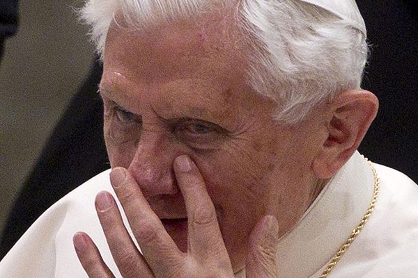 Ks. Lombardi: Benedykt XVI opuści Watykan 28 lutego o godzinie 17.00