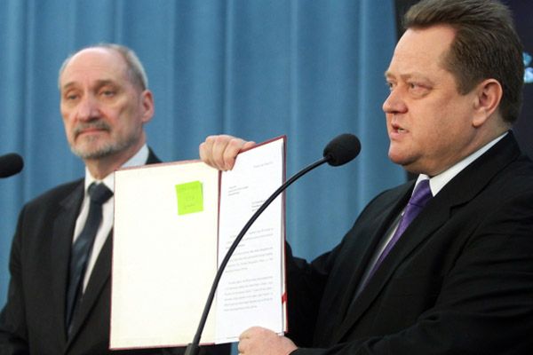 PiS chce komisji ws. dokumentów nt. wizyty L.Kaczyńskiego w Katyniu w 2007 r.