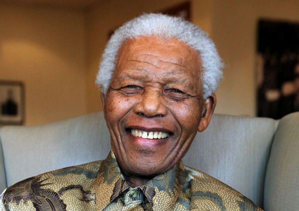 B. prezydent RPA Nelson Mandela wyzdrowiał po infekcji płuc