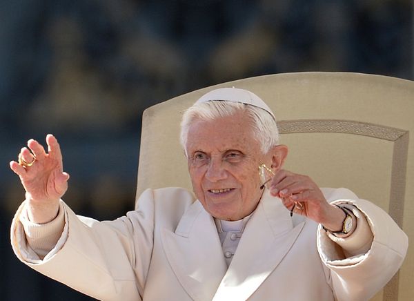 Głowa kościoła katolickiego, papież Benedykt XVI pojawi się na Twitterze