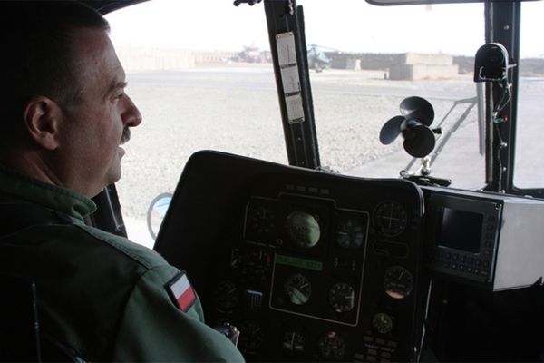 Major Waldemar Stafijowski spędził 125 dni w powietrzu. Za sterami Mi-17