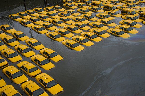 Już ponad 30 ofiar Sandy, w samym Nowym Jorku - 10 zabitych