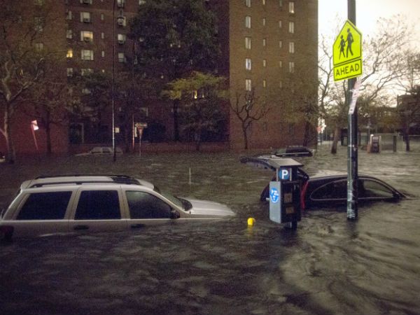 Sandy uderzyła w Nowy Jork - ewakuowano szpital uniwersytecki