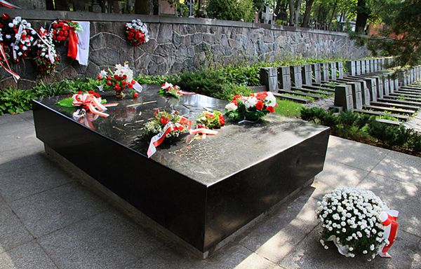 Wilno: nie można zapalić zniczy na mauzoleum Piłsudskiego