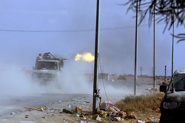 Dziesiątki tysięcy ludzi uciekły przed walkami z Bani Walid w Libii