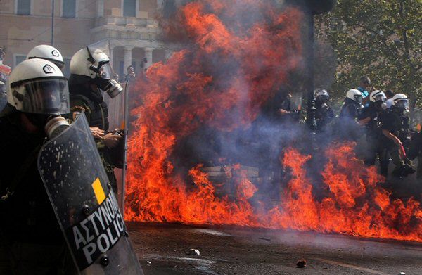 Strajk generalny w Grecji przeciwko drastycznym oszczędnościom