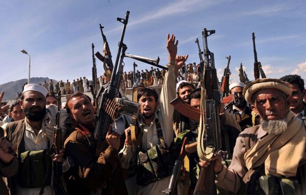 Afganistan: plemienne milicje walczą przeciwko talibom i Kabulowi
