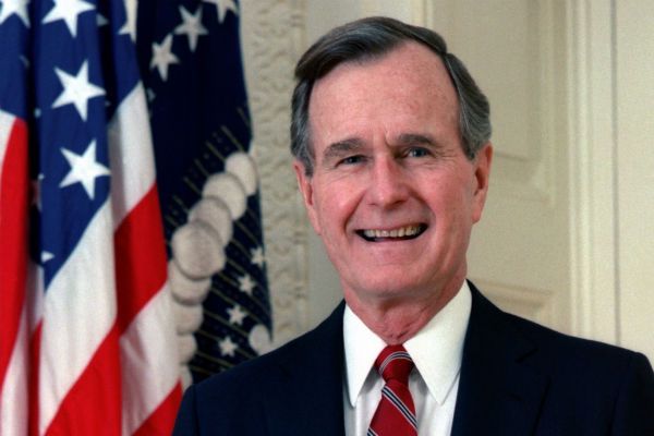 Były prezydent George H.W. Bush w szpitalu