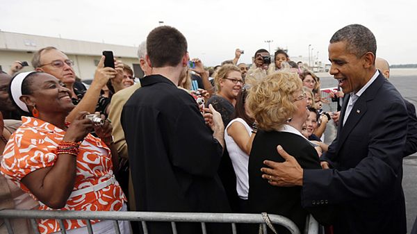 Prezydent Obama był serdecznie witany na lotnisku w Toledo