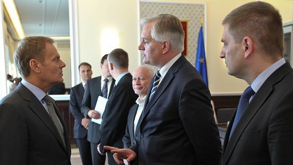 Jarosław Gowin z premierem Donaldem Tuskiem przed posiedzeniem rządu