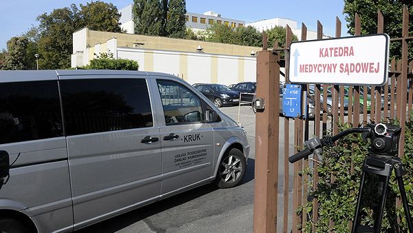 Karawan z ciałem ekshumowanej Anny Walentynowicz