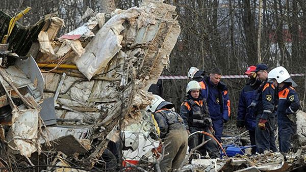 Fragment rozbitego tupolewa w Smoleńsku