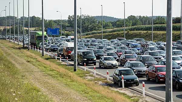 Ogromne korki przy wyjeździe z autostrady A1 w kierunku Gdańska, w miejscowości Rusocin
