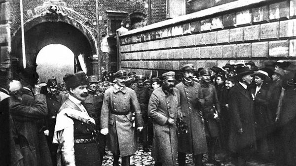 Marszałek Polski Józef Piłsudski na Wawelu.