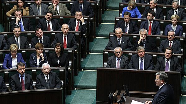 Prezydent Bronisław Komorowski przemawia na pierwszym posiedzeniu Sejmu VII kadencji.