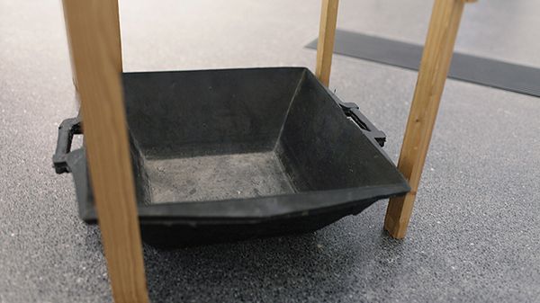 Fragment zniszczonej instalacji Martina Kippenbergera