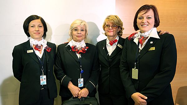 Stewardesy (od lewej): Magdalena Gortat, Anna Michalak-Zawadzka, Beata Sobczak, Wioletta Bugajska