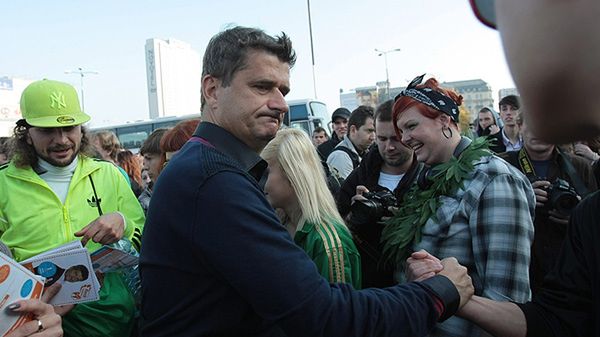 Janusz Palikot w marszu na rzecz legalizacji marihuany - zdjęcie archiwalne z 1.10.2011