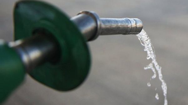 Paliwo na Wyspach jest coraz droższe