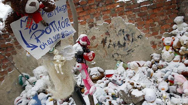 "Matka od Magdy to potwór" - tak brzmi jedna z kartek w miejscu znalezienia ciała dziecka