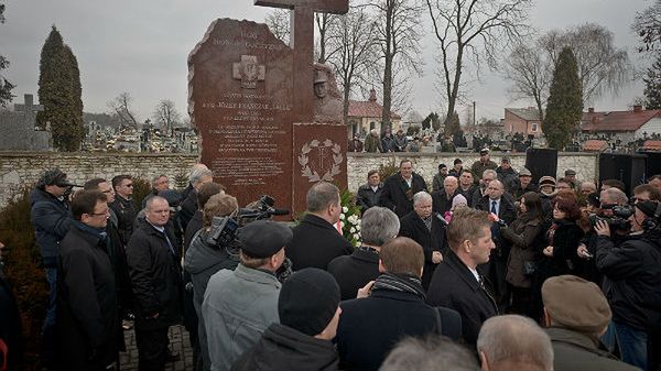Piaski (woj. lubelskie), Jarosław Kaczyński przemawia w czasie uroczystości upamiętnienia  Józefa Franczaka pseud. Lalek