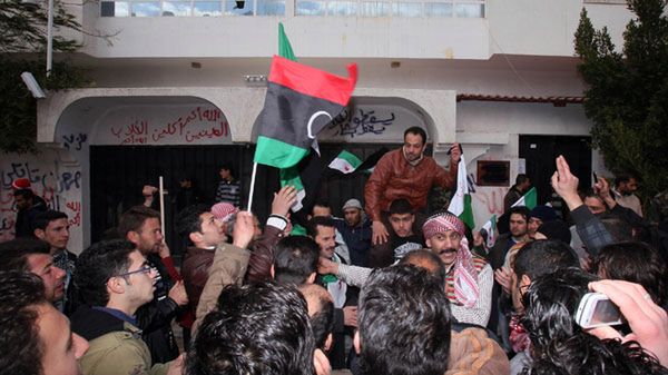 Protest pod ambasadą Syrii w Trypolisie