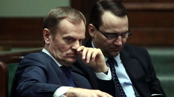 Premier Donald Tusk i minister Radosław Sikorski
