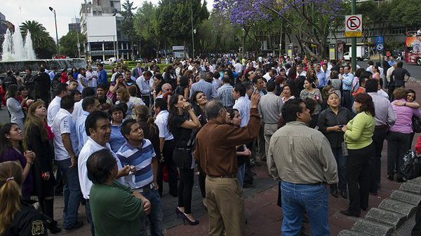 Podczas trzęsienia ziemi mieszkańcy Meksyku wyszli na ulice