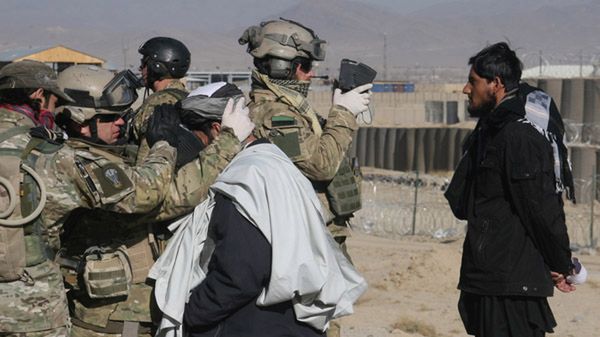 Wielu Afgańczyków nie ma dowodu tożsamości, niektórzy nie znają nawet daty swoich urodzin